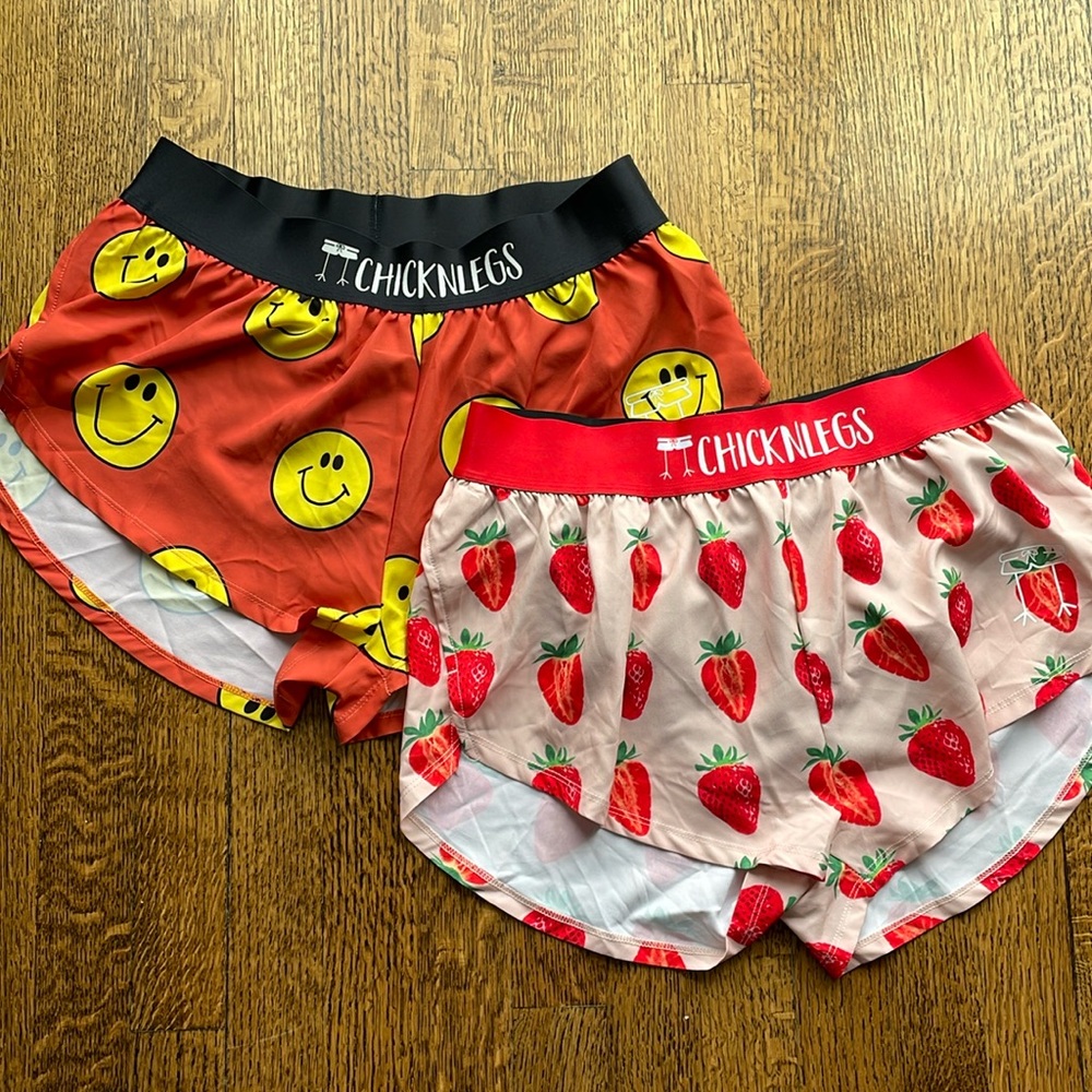 Chickenlegs Women’s Split Shorts Size M